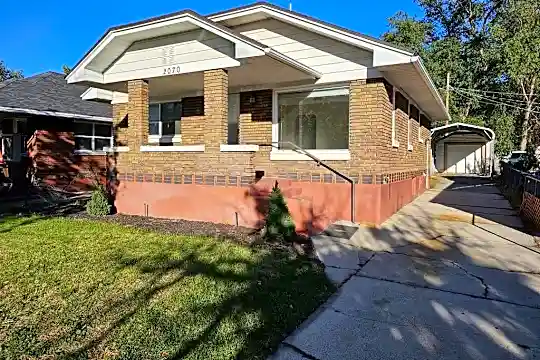 2070 Monroe Blvd Photo 1