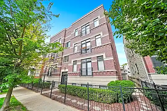 1330 W Diversey Pkwy #1W Photo 1