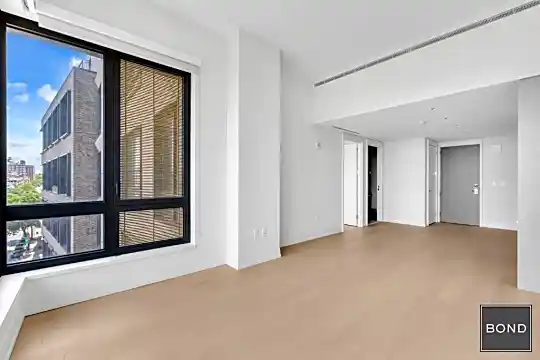 550 Vanderbilt Ave Photo 2