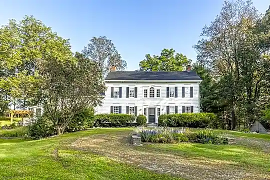 321 Market Ln Photo 1