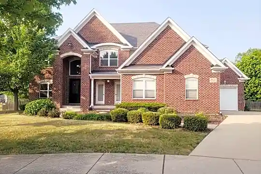 26513 Silverleaf Dr Photo 2