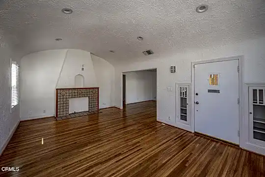 92 W Terrace St Photo 2