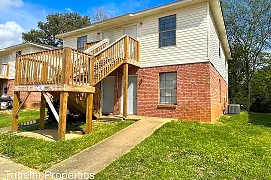 580 Dexter Dr Photo 1