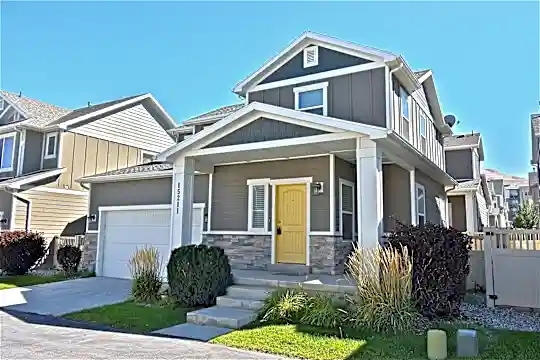 15211 Rocket Dr Photo 2