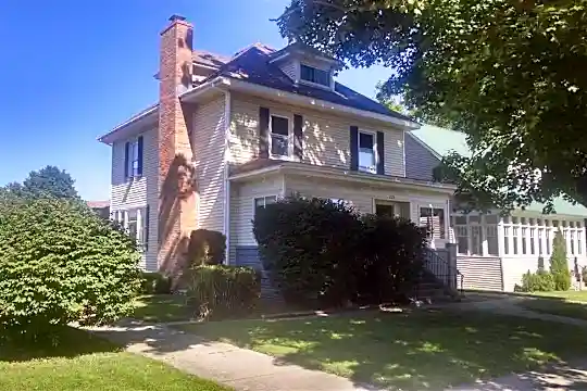 228 S Warren Ave Photo 1