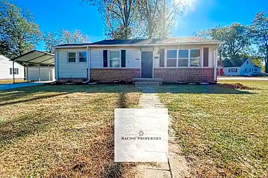 300 N Adair St Photo 2