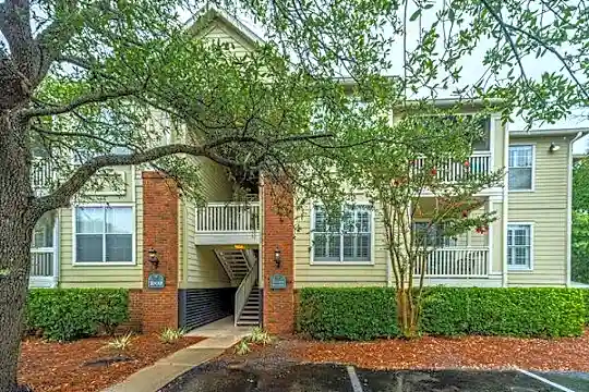 1600 Long Grove Dr #818 Photo 1