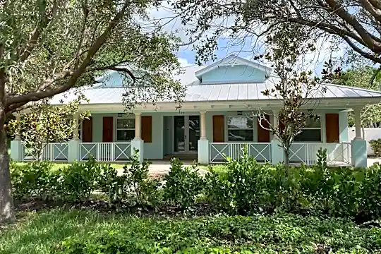 799 E Boca Raton Rd Photo 1