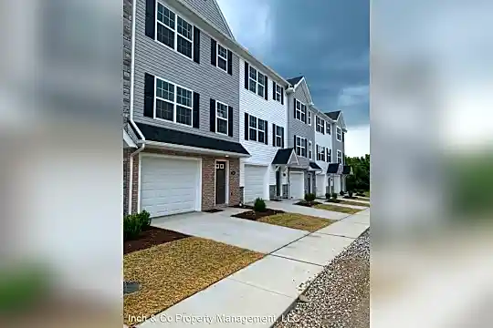 820 Lantern Ct Photo 1