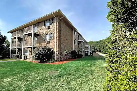 385 Huse Rd #3 Photo 2