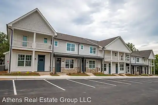 450 Polo Rd Photo 1