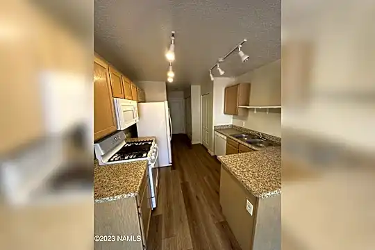 2561 S Gravel Ln Photo 2