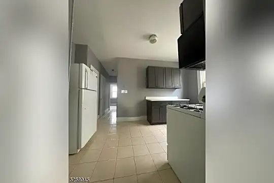 329 Ashton Ave #2R Photo 2
