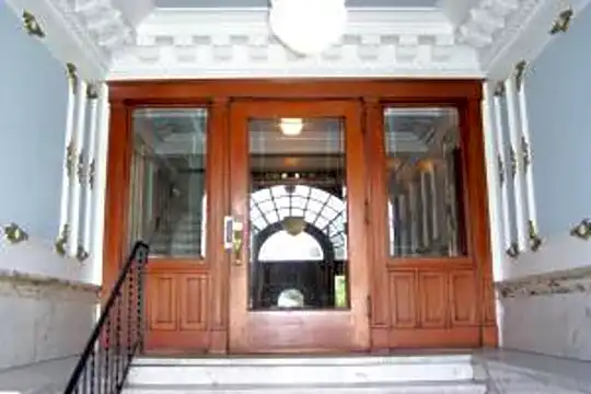 46 Elm Street Photo 2