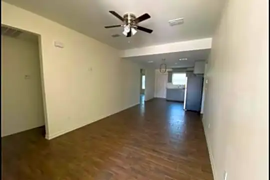 117 E Bell Ave Photo 2