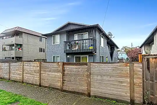 9008 17th Ave SW Photo 2