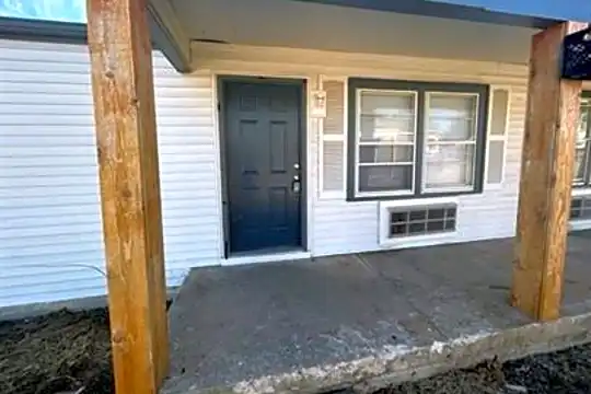 1109 Harding St Photo 1
