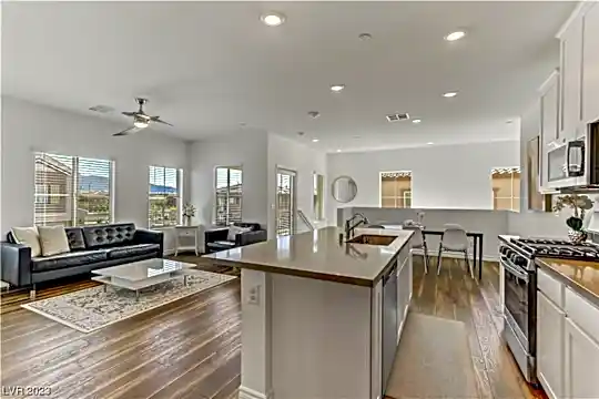 226 Callen Falls Ave #U1325 Photo 1