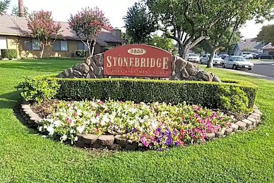 Stonebridge Apartments Photo 2