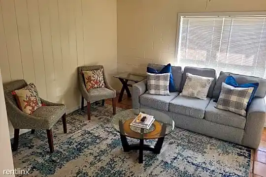 926 16th Pl Photo 2