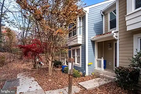 1602 Oak Spring Way Photo 2