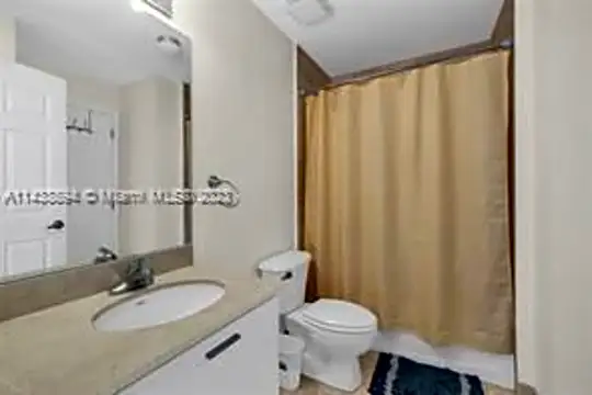 2138 Van Buren St Photo 2