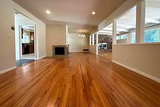 425 Dracena Ln Photo 1