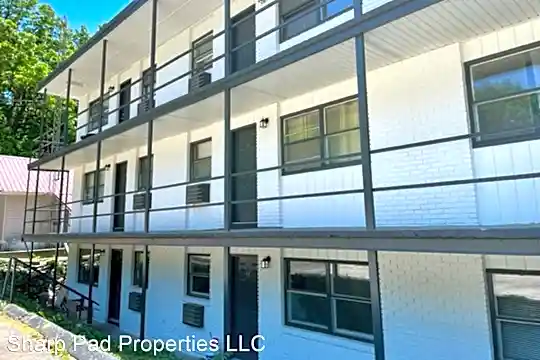 913 4th St Photo 1