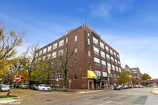 1733 West Irving Park Road 309 Photo 1