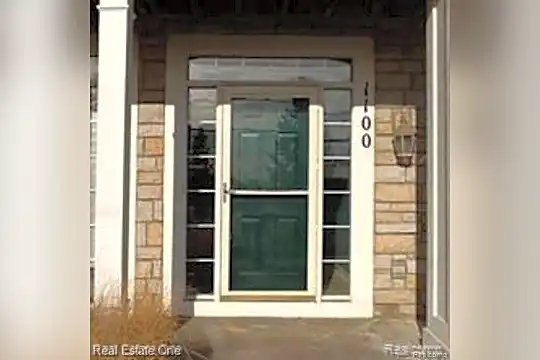 1100 Alameda Blvd Photo 1