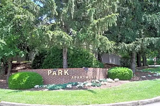 Park Apartments Photo 2