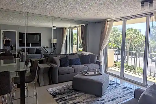2121 N Ocean Blvd #203E Photo 2