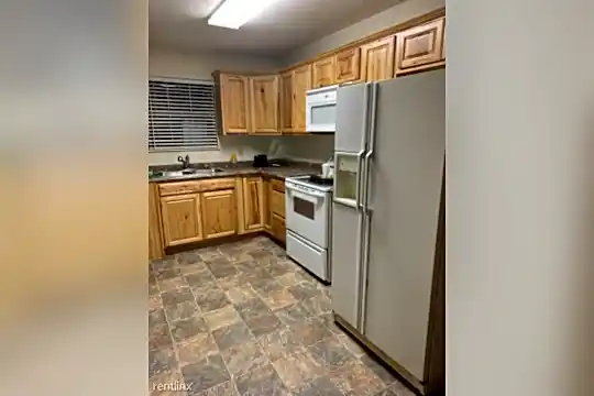 1026 Kingston Ave Photo 1