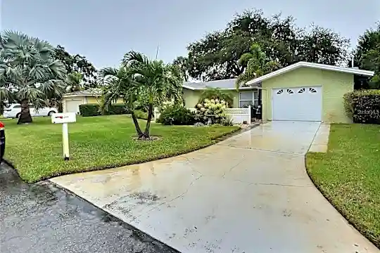 2849 Sunset Blvd Photo 1