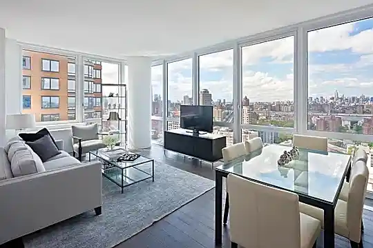 300 Gold St Photo 2
