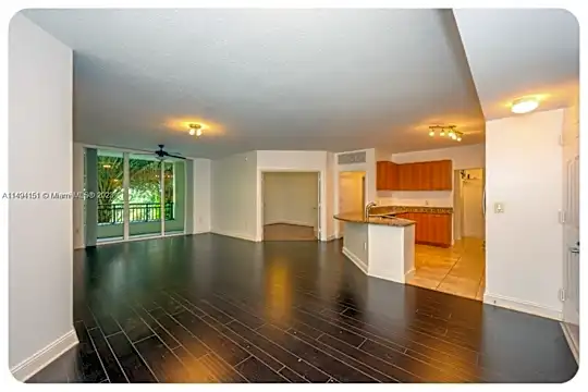 510 NW 84th Ave #330 Photo 2