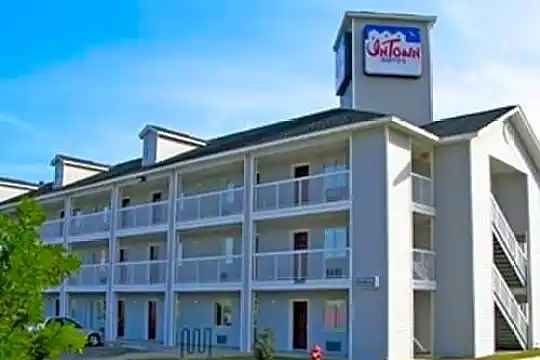 InTown Suites - Lamar Boulevard (LMR) Photo 1
