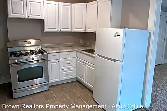 700 Alby St Photo 1