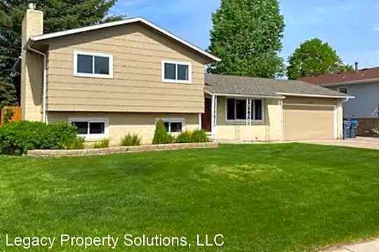 5038 Hickory Pl Photo 1