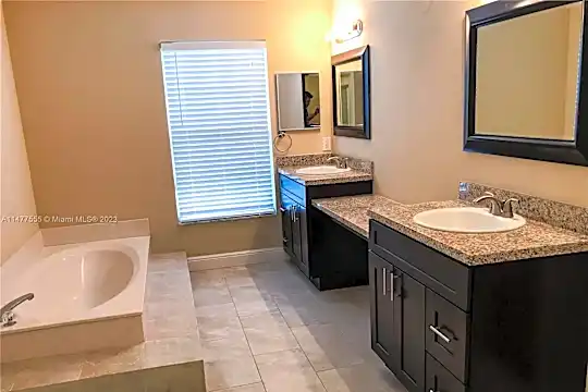 3568 Sanctuary Dr Photo 2