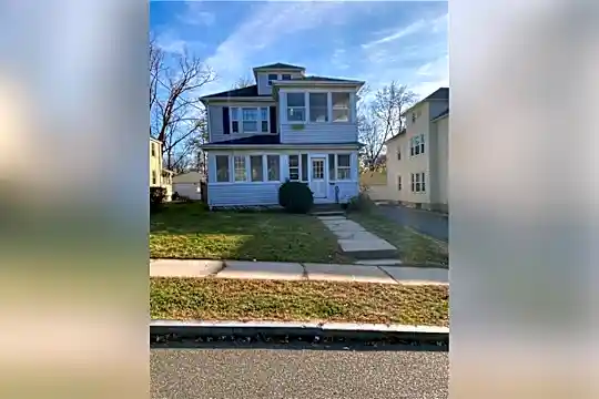 33 Woodmere Rd