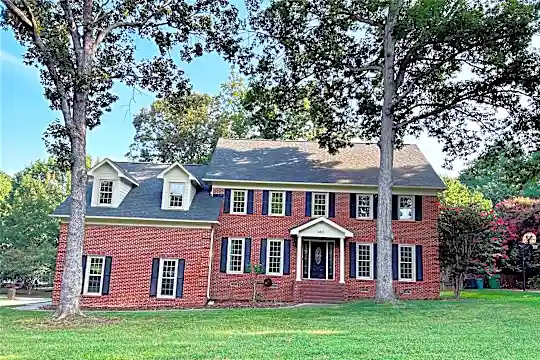 4801 Derbyshire Dr Photo 1
