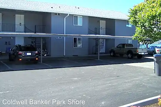 1029 Bay St Photo 1