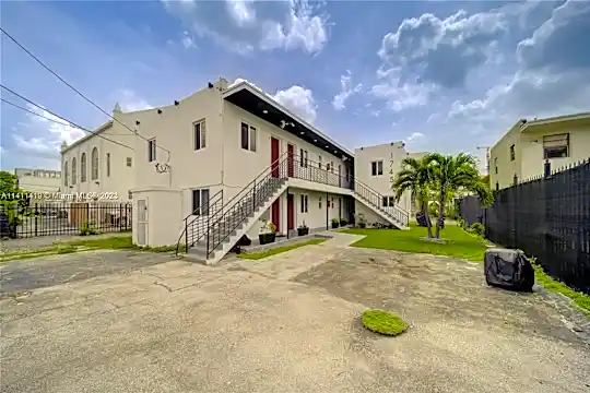 1745 NW 1st Pl #5 Photo 1