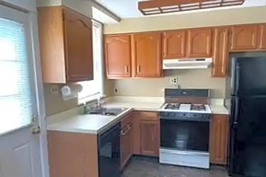 615 West Ave #2ND Photo 2