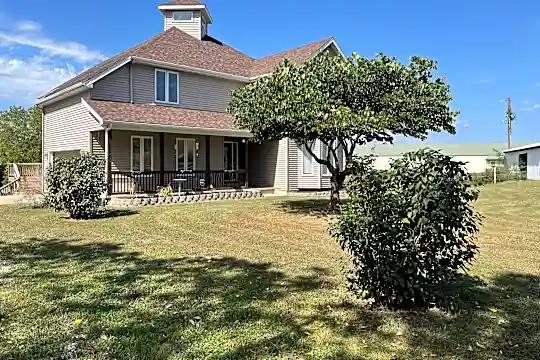 3312 State Rd W Photo 1