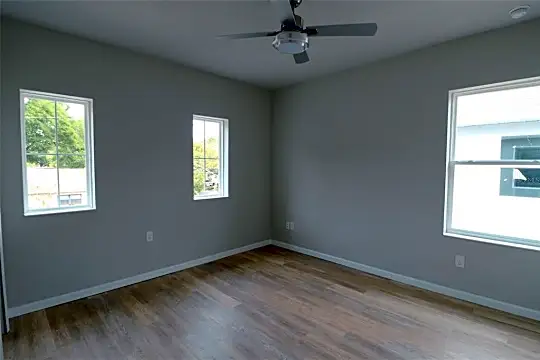 3rd bdrm.jpg