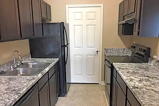 Twelve Oaks Apartments Photo 1