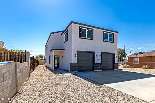 909 S 4th Ave #1 Photo 1