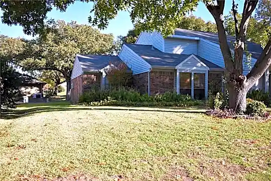 216 Timber Ridge Ln Photo 2